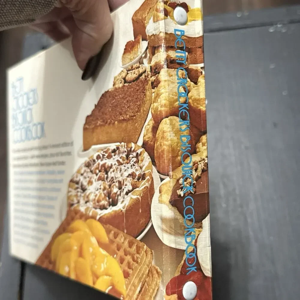 Vtg‎ Betty Crocker's Bisquick Cookbook 1973 Recipes